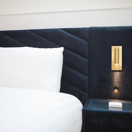 Ultra Stylish Apt Set In An Affluent Location Poole Exterior photo